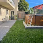 Canido, Casa De Invitados